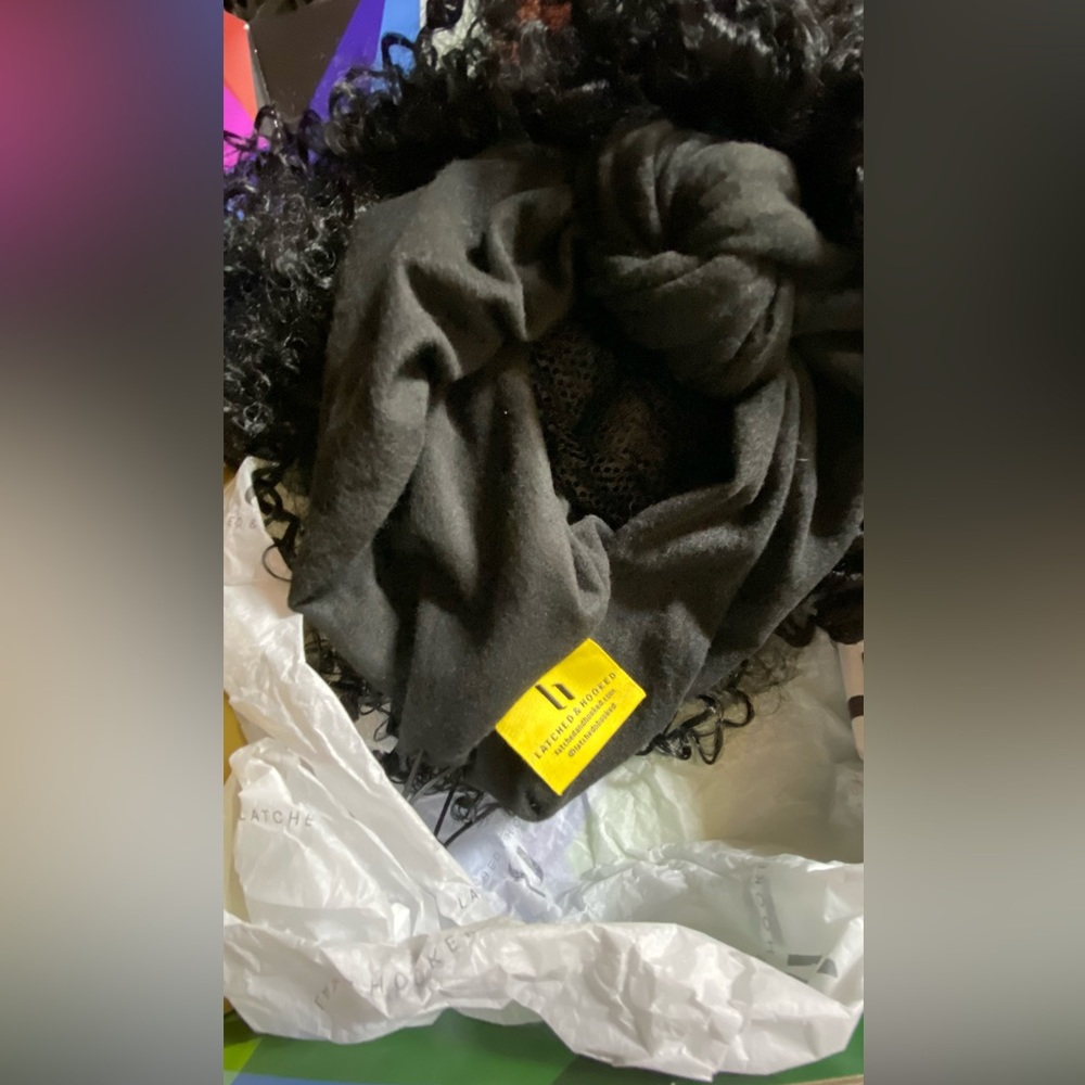 WIG - Hatched & Hooked Pineapple Turban Black Wig w/Box NEW - Picture 8 of 15